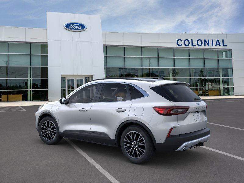 2024 Ford Escape Titanium photo 4