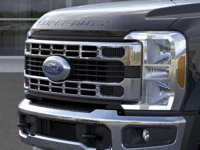2025 Ford F-550 Super Duty Chassis Cab XLT - Photo 39