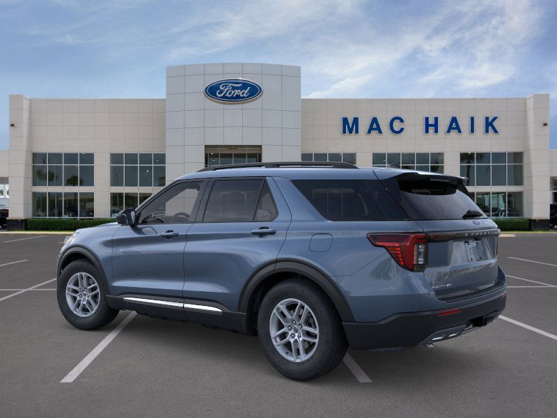 2025 Ford Explorer photo 4