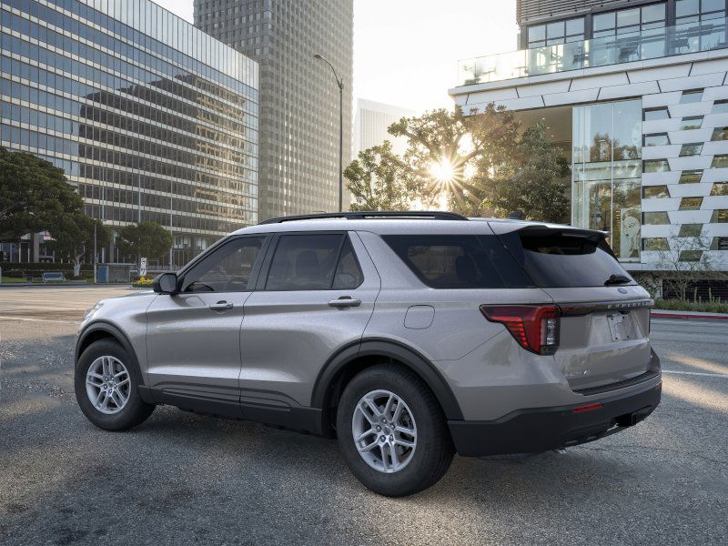 2026 Ford Explorer photo 2