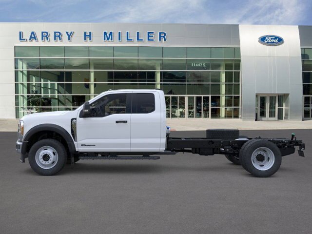 2025 Ford F-450 Super Duty Chassis Cab XL - Photo 25