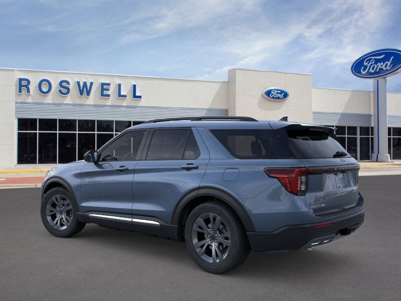 2025 Ford Explorer photo 3