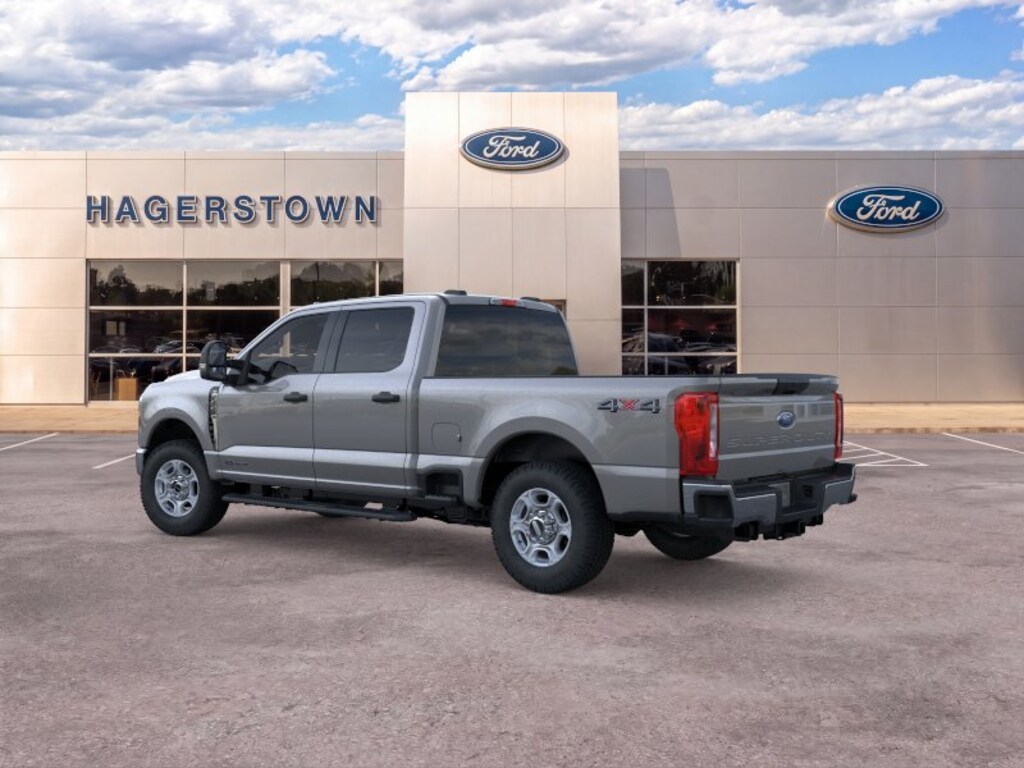 New 2026 Ford F-350 XLT Truck Crew Cab