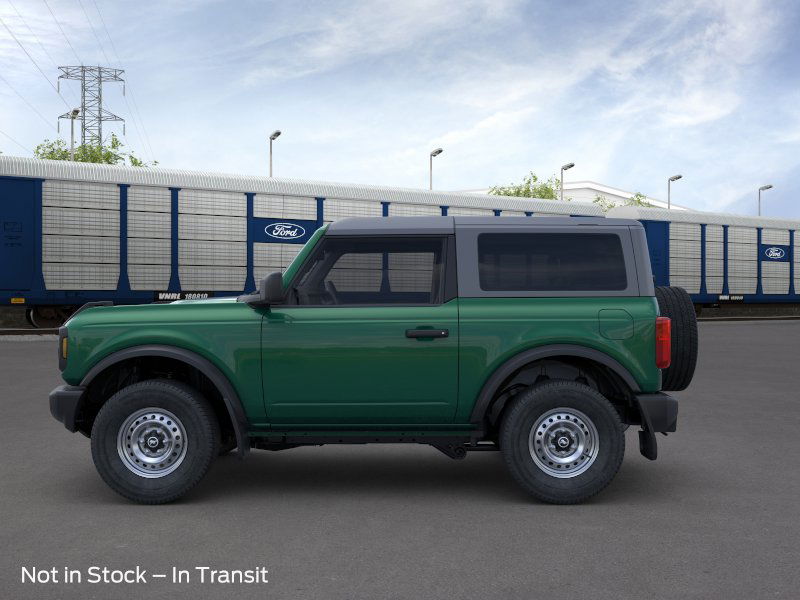2025 Ford Bronco Base photo 3