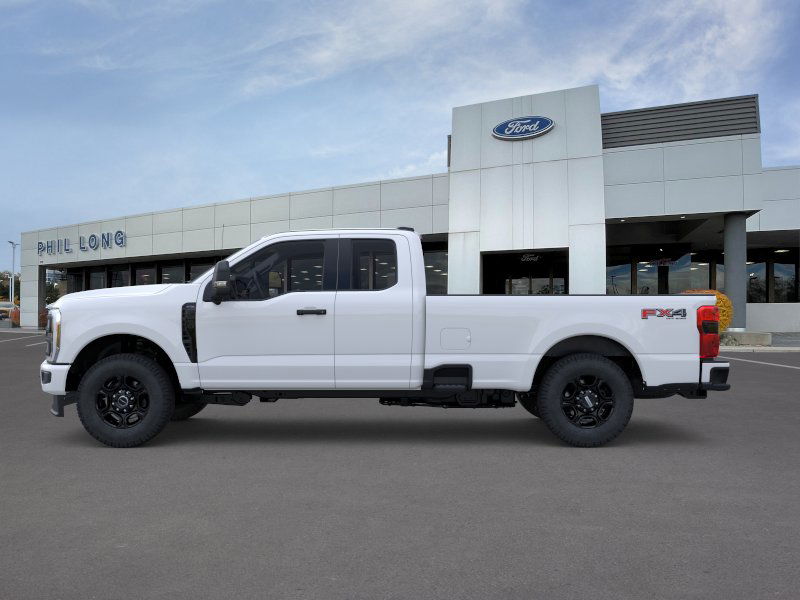 2025 Ford F-250 photo 3