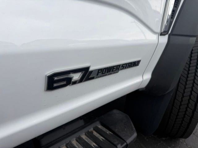 2025 Ford F-550 Super Duty Chassis Cab XL - Photo 9