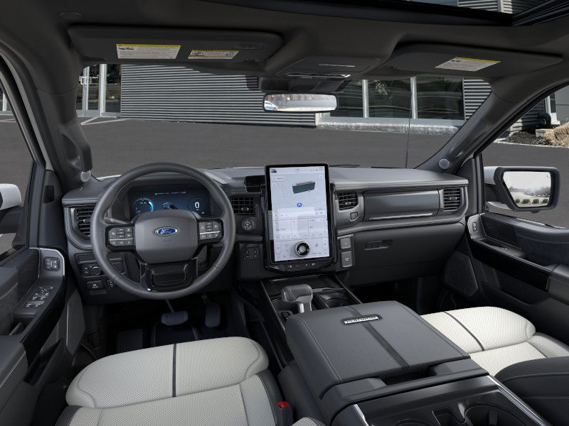 2025 Ford F-150 Lightning Platinum - Photo 31