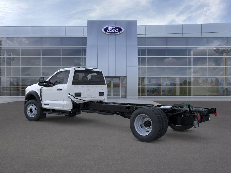 2025 Ford F-600 photo 4