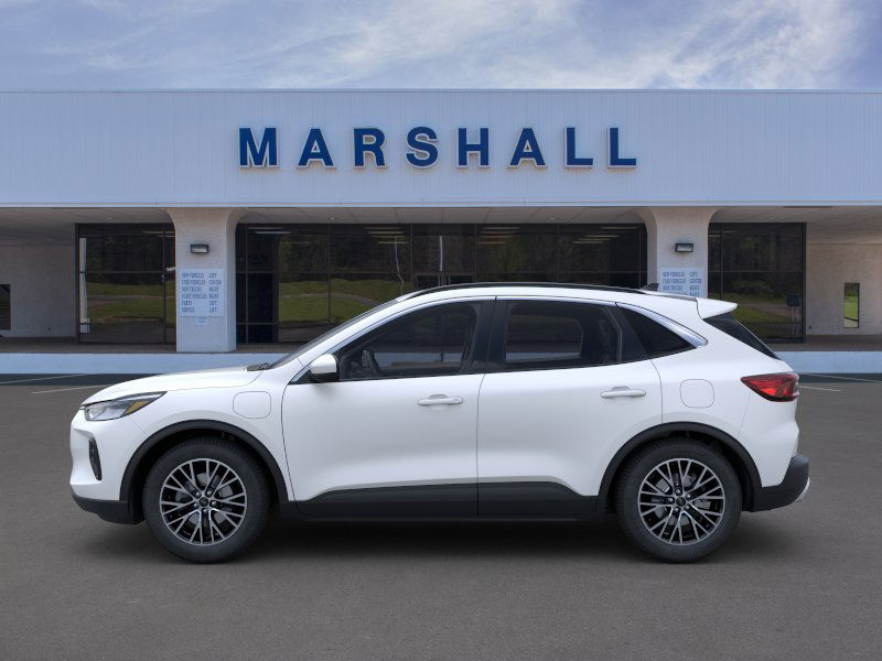 2025 Ford Escape Titanium photo 3