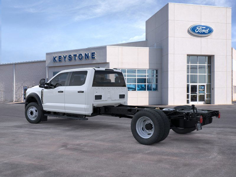 2025 Ford F-550 photo 4