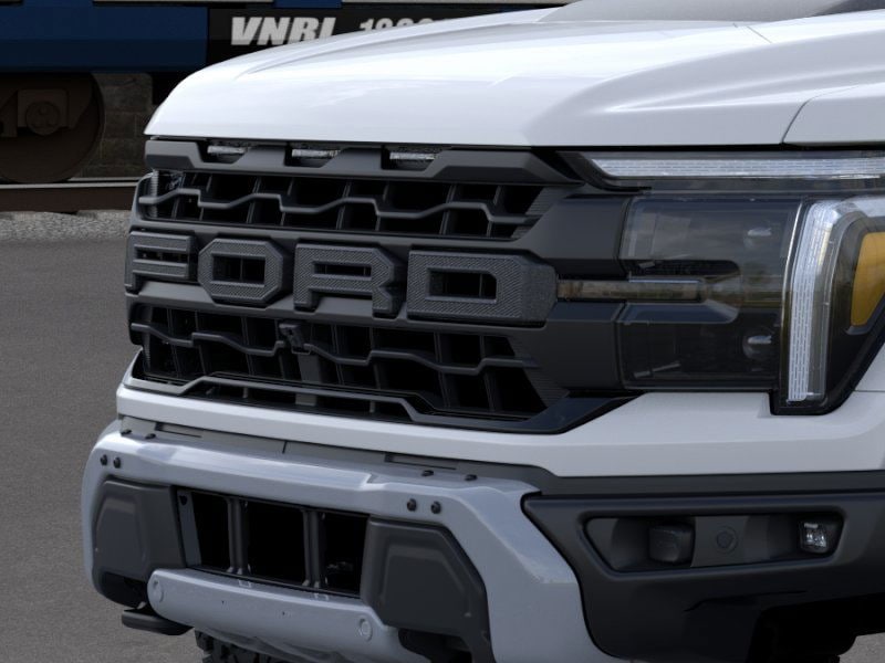 2025 Ford F-150 Raptor 17