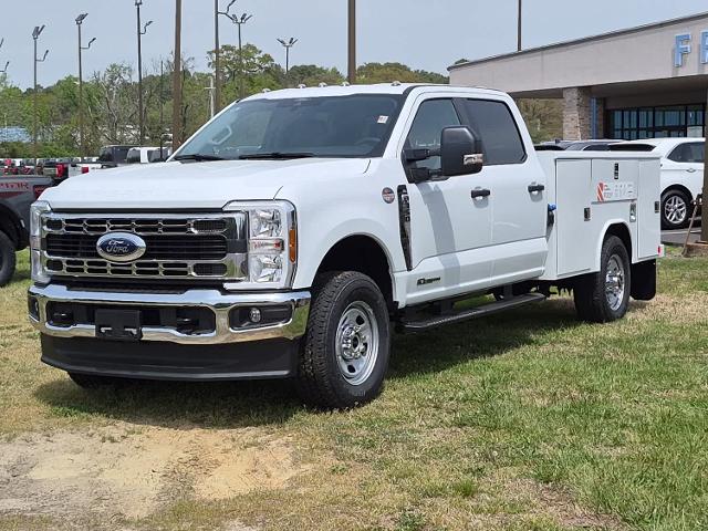 2026 Ford Super Duty F-350 SRW Chassis Cab F-350&reg; XL 4WD Crew Cab 179 WB 60 CA