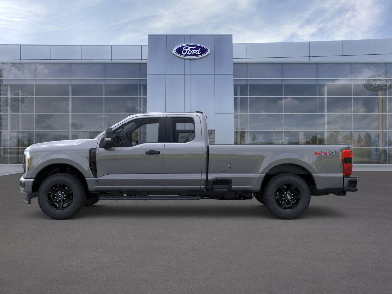 2025 Ford F-350 photo 3
