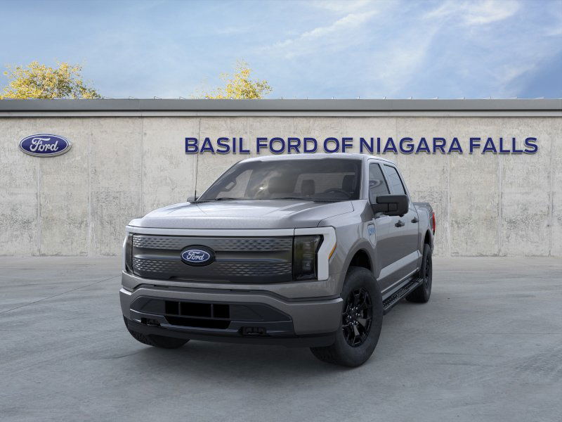 2025 Ford F-150 Lightning XLT photo 2