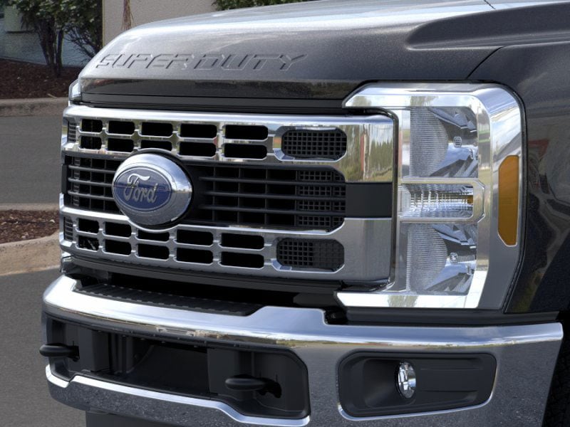 2025 Ford F-350 Super Duty XLT - Photo 17