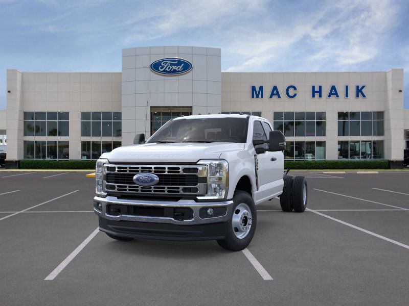 2025 Ford F-350 XL photo 2