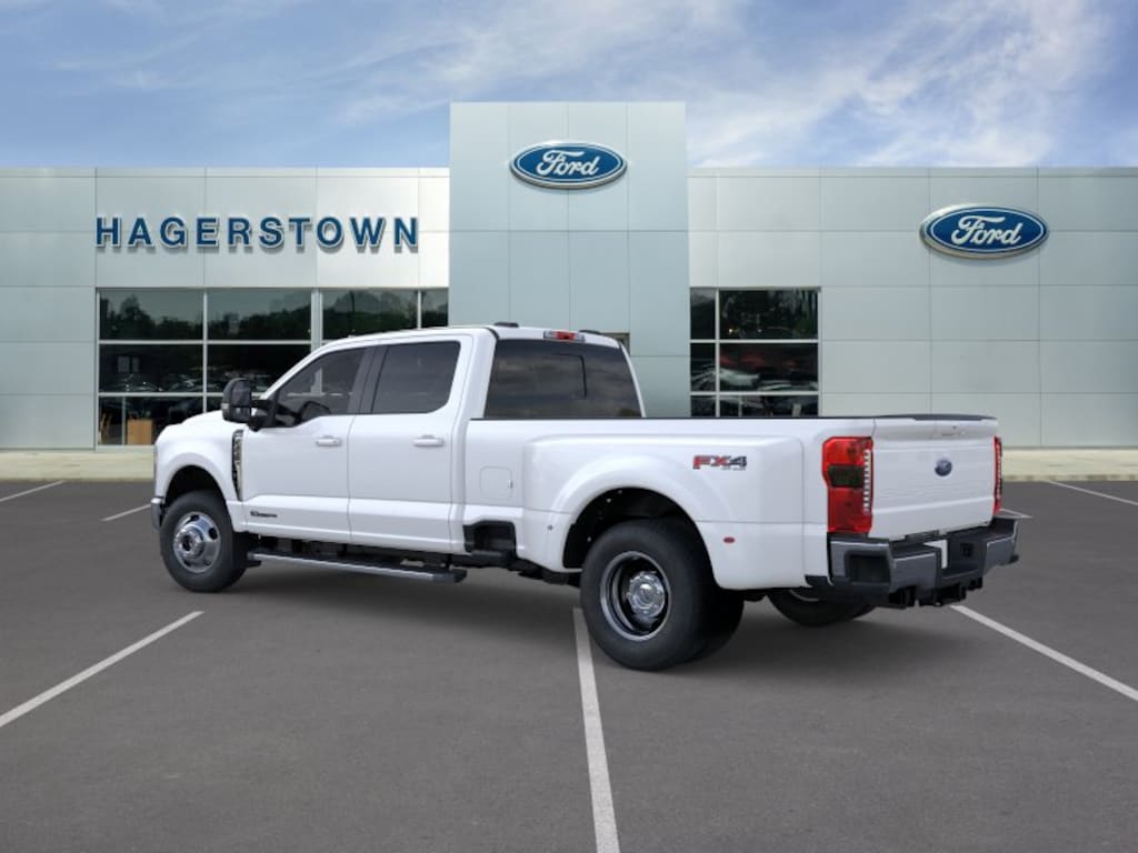 New 2026 Ford F-350 Lariat Truck Crew Cab