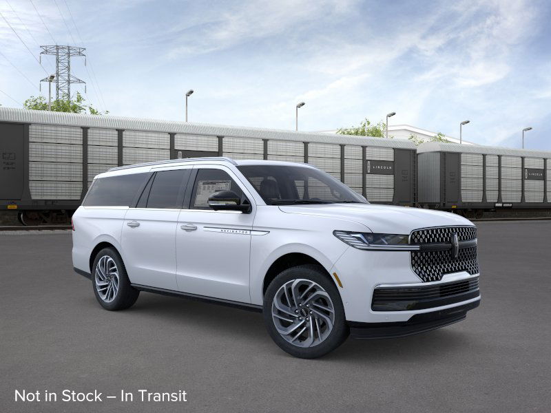 Thumbnail: 2026 Lincoln Navigator L - 31
