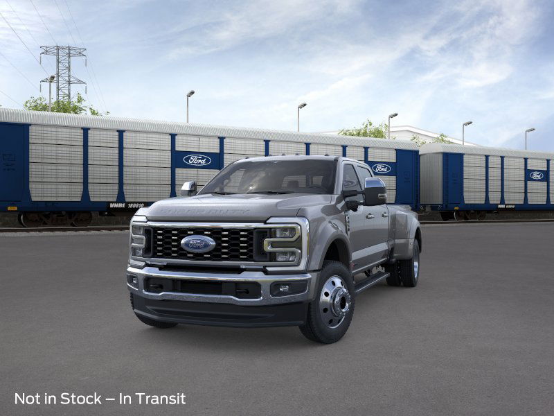 2026 Ford F-450 Lariat photo 2