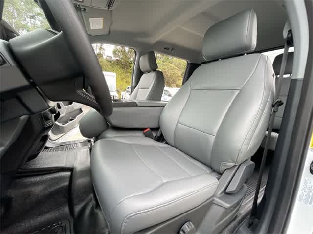 2024 Ford Econoline E-350 45