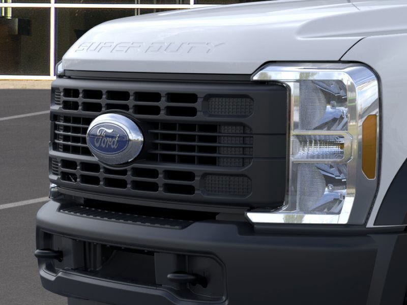 2025 Ford F-600 Super Duty Chassis Cab XL - Photo 39