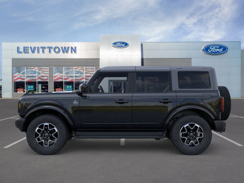 2025 Ford Bronco Outer Banks photo 3
