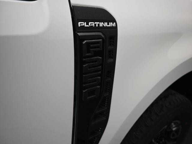 2025 Ford F-250 Super Duty Platinum - Photo 63
