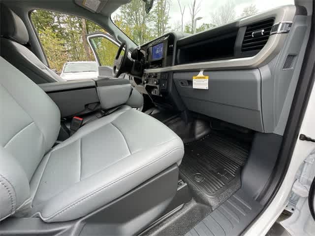 2024 Ford Econoline E-350 49