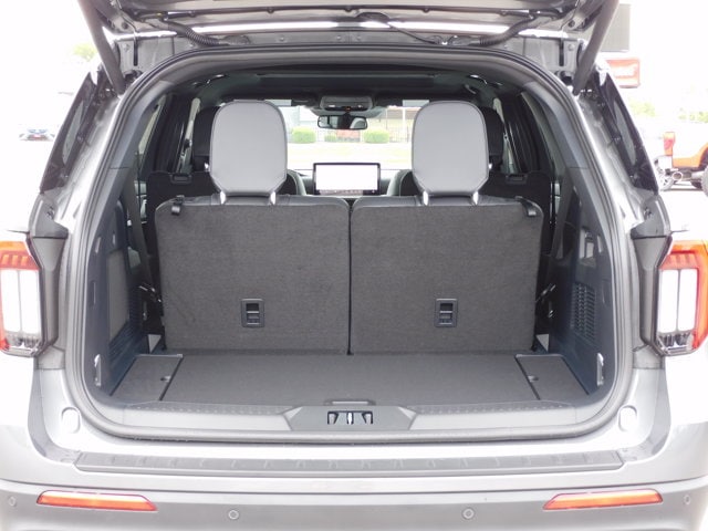 2025 Ford Explorer ST - Photo 28
