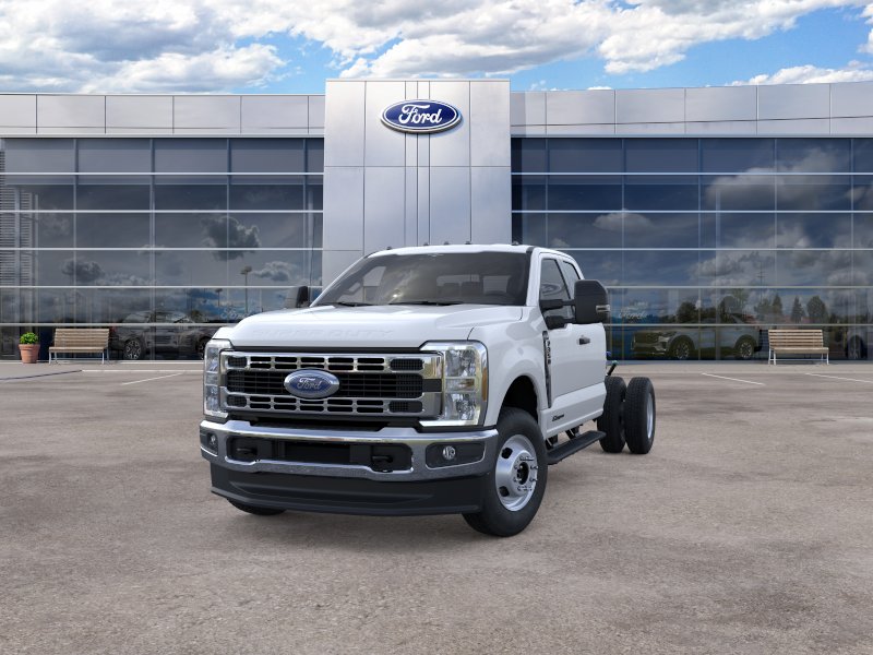 2025 Ford F-350 Super Duty Chassis Cab XL - Photo 25