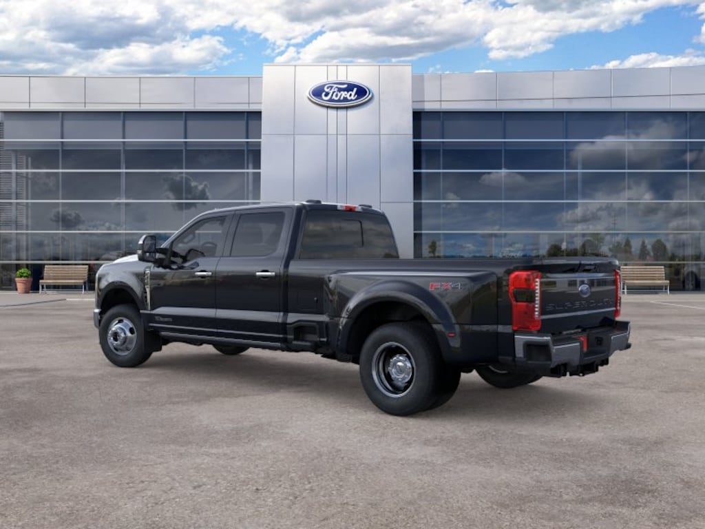 New 2026 Ford F-350 F-350® Lariat® Truck Crew Cab