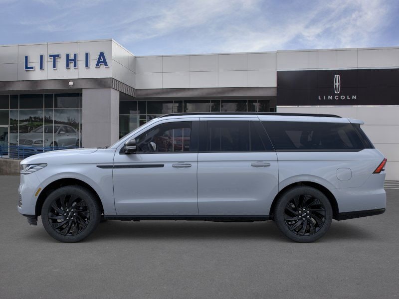 Thumbnail: 2026 Lincoln Navigator L - 33