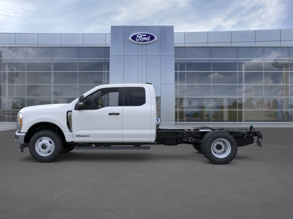 New 2026 Ford F-350 Chassis Truck Super Cab