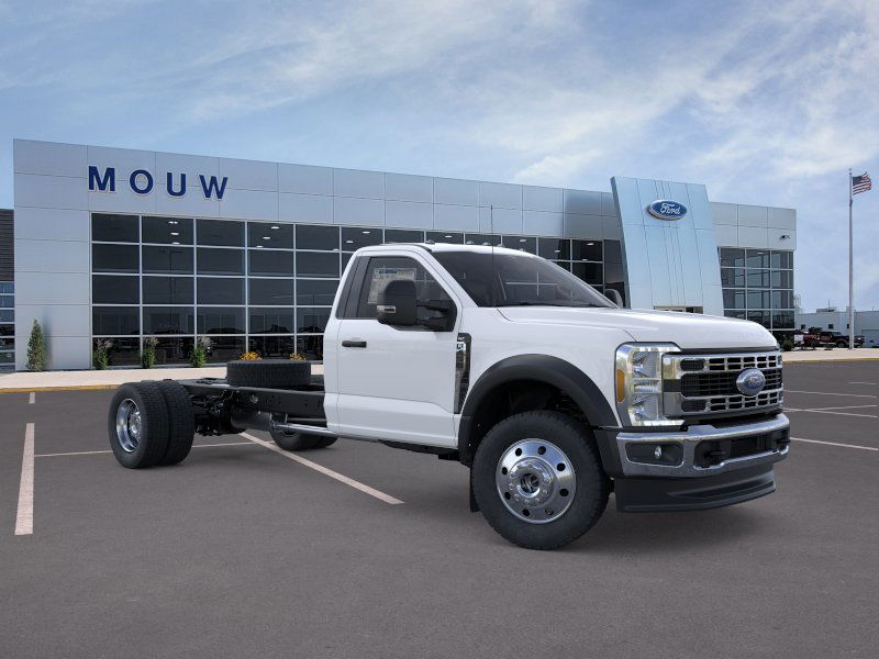 2025 Ford F-450 Super Duty Chassis Cab XLT - Photo 7
