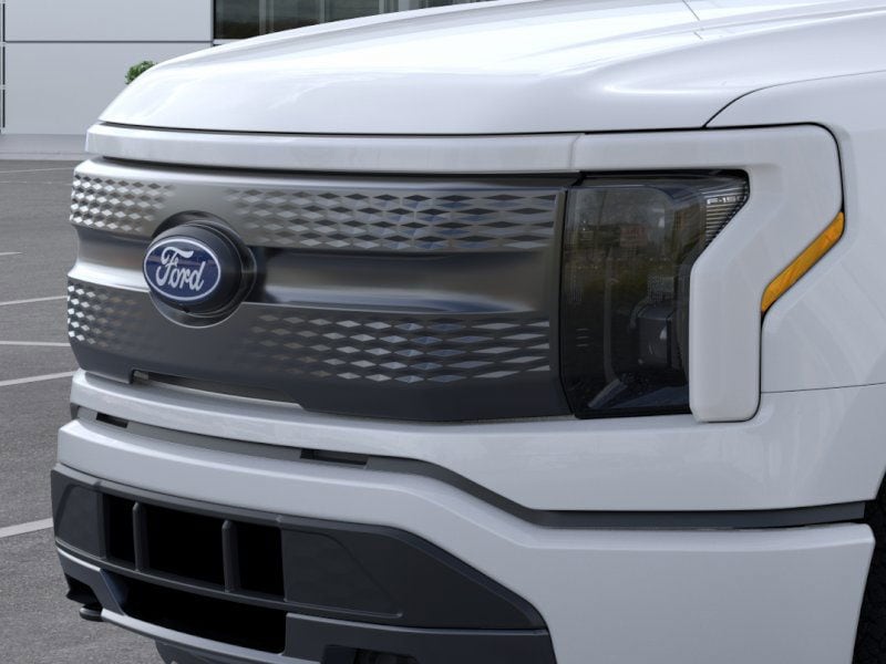 2025 Ford F-150 Lightning XLT - Photo 17