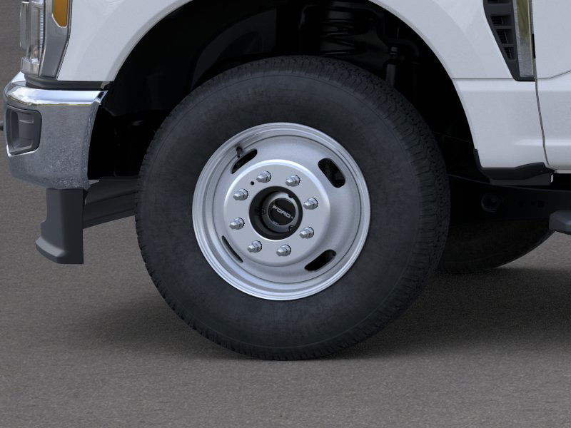 2025 Ford F-350 Super Duty Chassis Cab XL - Photo 22