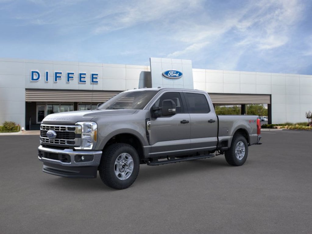 New 2026 Ford Super Duty F-350 XLT Truck Crew Cab