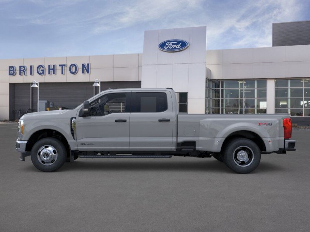 New 2026 Ford F-350SD XLT Truck Crew Cab