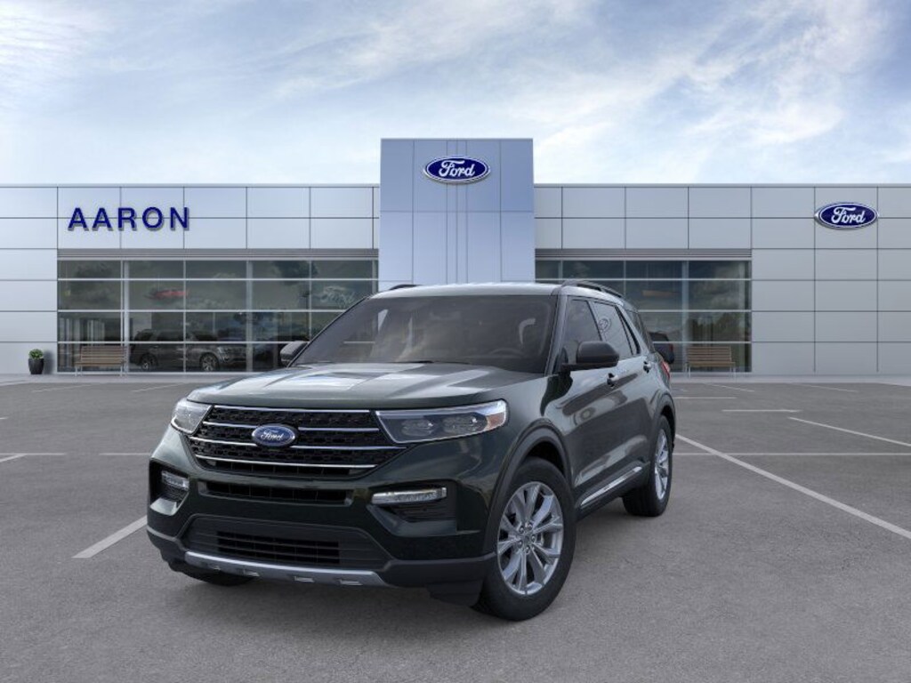 New 2024 Ford Explorer XLT SUV