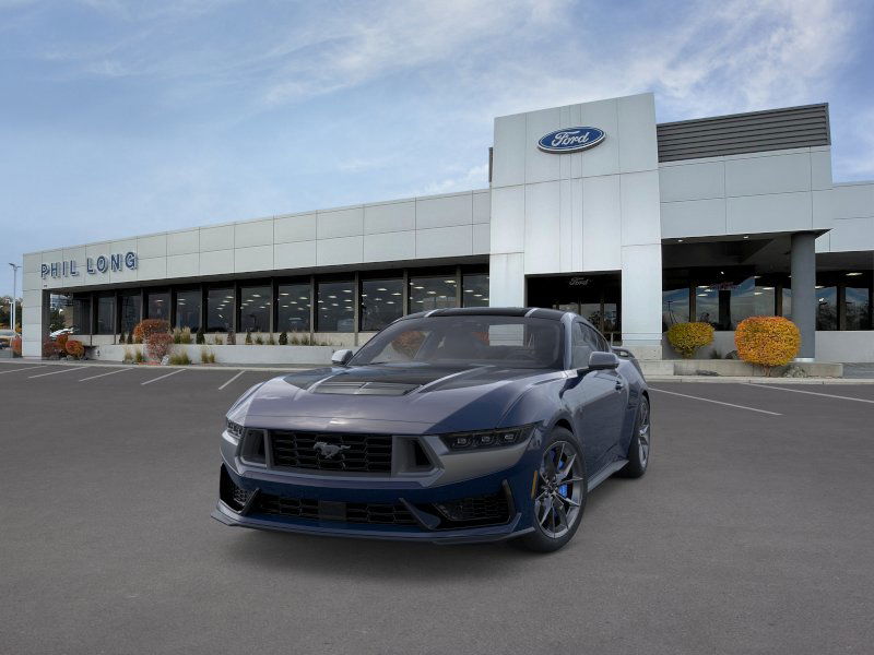 2025 Ford Mustang Dark Horse Deluxe photo 2