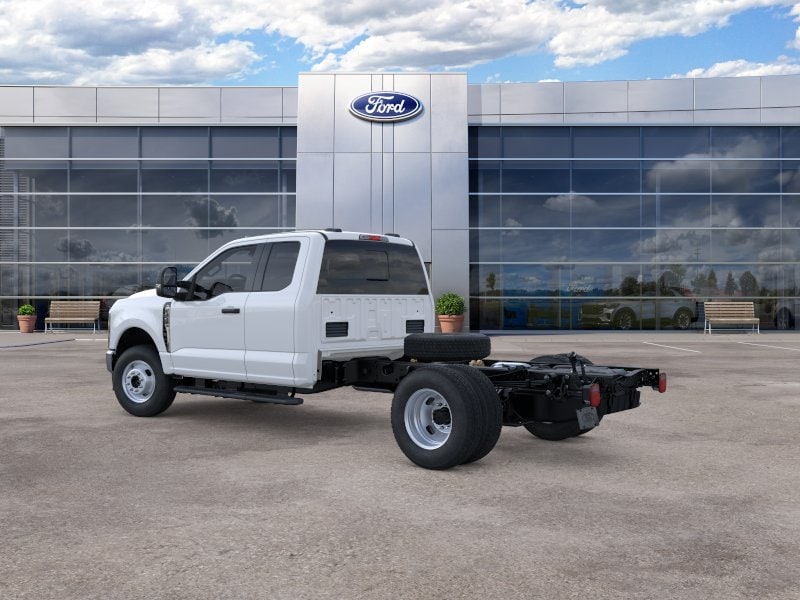 2025 Ford F-350 Super Duty Chassis Cab XL - Photo 27