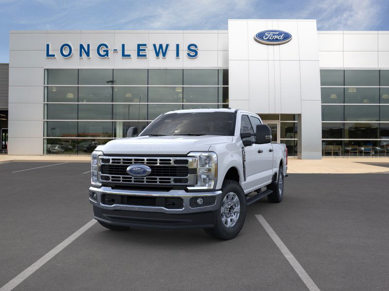 2025 Ford F-350 XLT photo 2