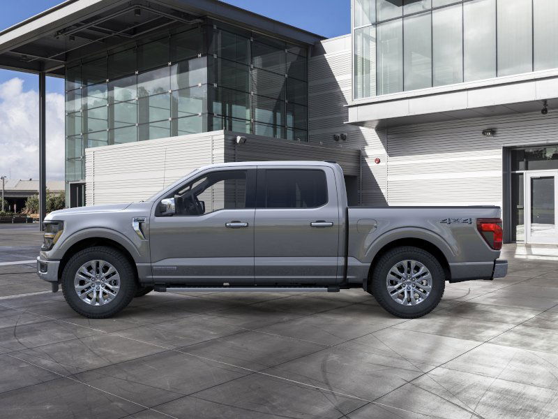 2025 Ford F-150 XLT photo 2