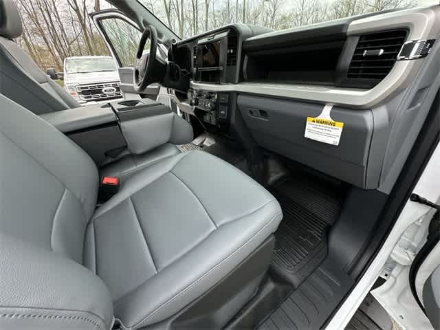 Thumbnail: 2025 Ford  - 41