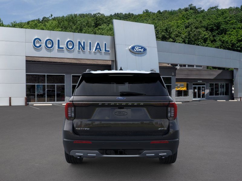 2025 Ford Explorer photo 4