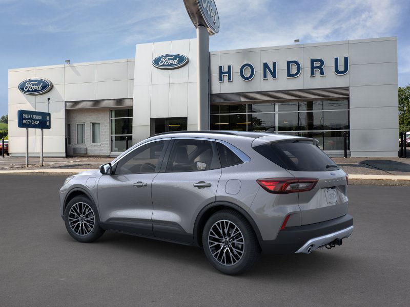 2025 Ford Escape Titanium photo 4