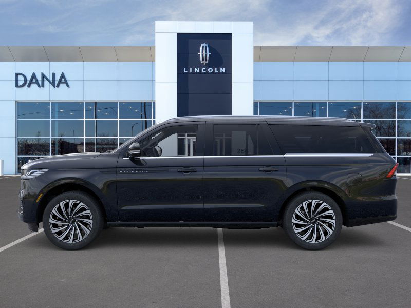 2025 Lincoln Navigator Black Label photo 3