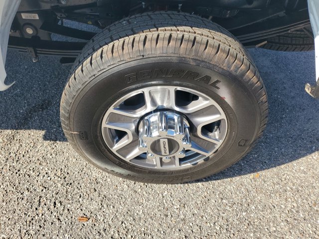 2025 Ford F-350 Super Duty XLT - Photo 40