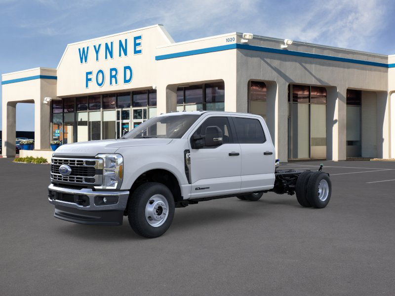 2025 Ford F-350 Chassis Truck Crew Cab 