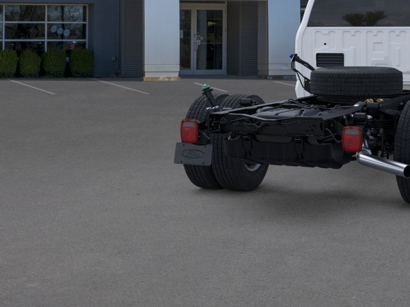 2025 Ford F-350 Super Duty Chassis Cab XL - Photo 43